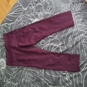 Zyia Light n Tight Pocket Capri, plum  20" size 6-8